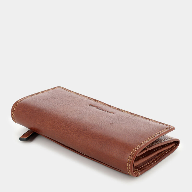 I26 da OSCAR&T ET | 23 TAMPON COGNAC E26 OSCAR&THAIS